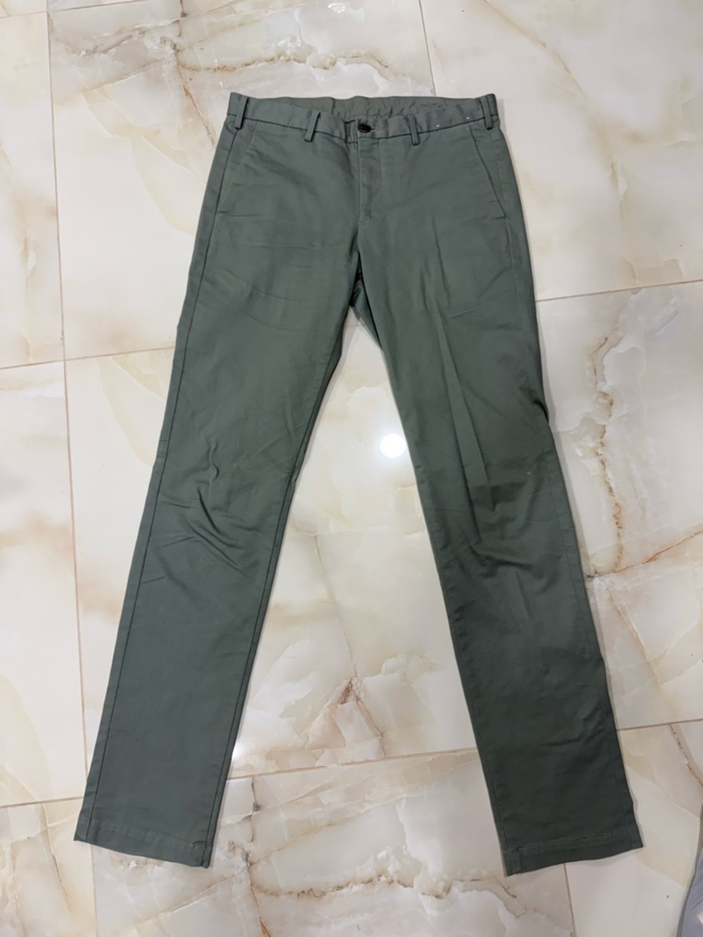 Uniqlo Men's Olive Chino Trousers
